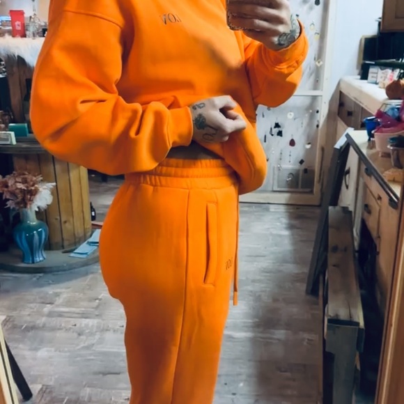 LOV sweatsuit - Picture 2 of 5